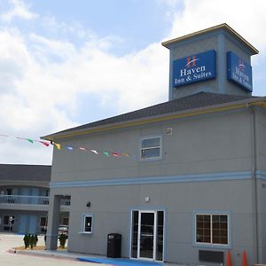Haven Inn & Suites Willowbrook (Adults Only)